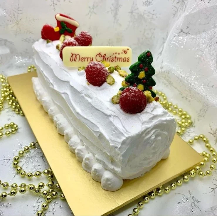 Christmas Snow Log Cake (Raspberry)